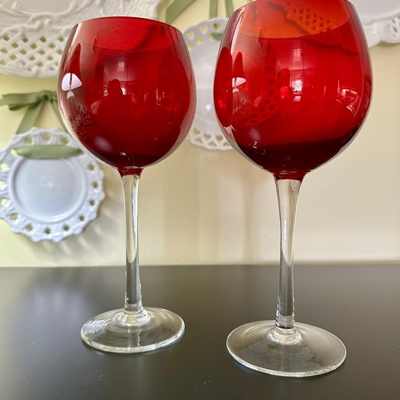 SET/2, VINTAGE, HAND BLOWN, RUBY RED, BALLOON WINE GLASSES. CLEAR STEM & BASE. - Picture 7 of 9